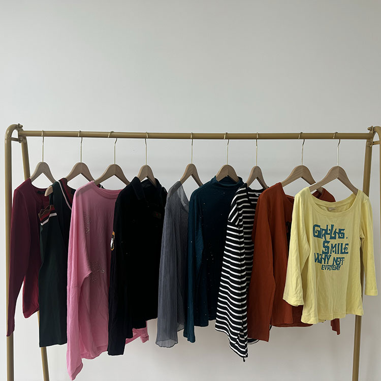 中古レディース長袖Tシャツ